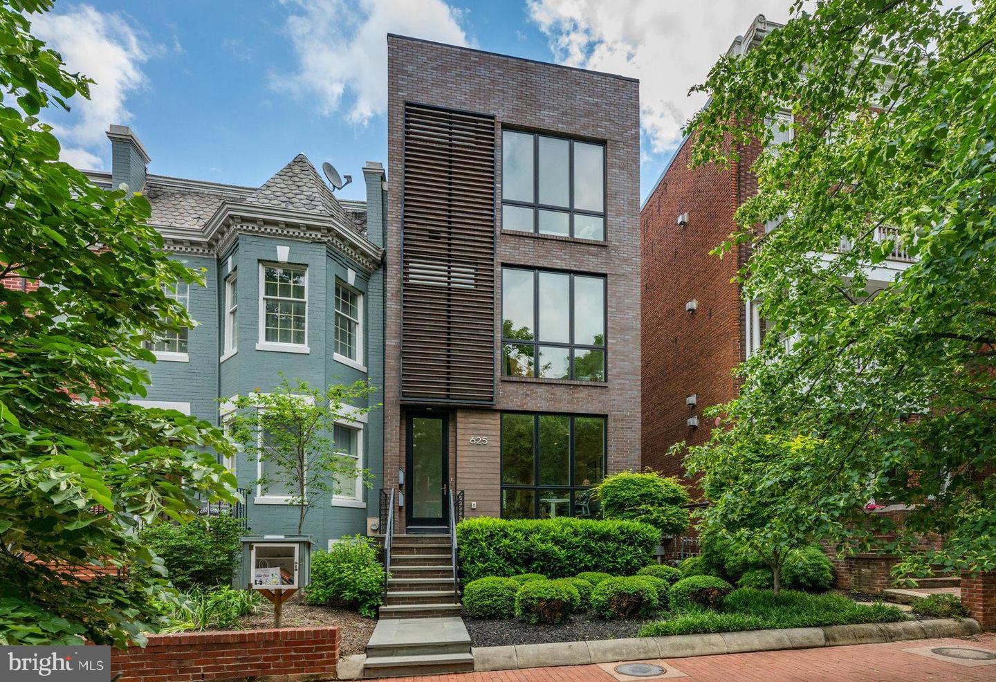 625 5TH ST NE #1, WASHINGTON, District Of Columbia 20002, 3 Bedrooms Bedrooms, ,2 BathroomsBathrooms,Residential,For sale,625 5TH ST NE #1,DCDC2208346 MLS # DCDC2208346