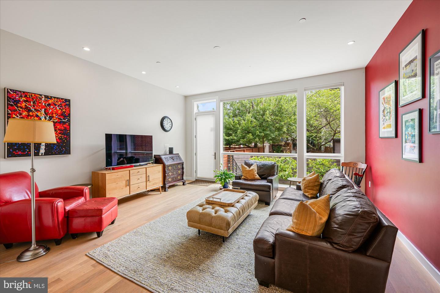 625 5TH ST NE #1, WASHINGTON, District Of Columbia 20002, 3 Bedrooms Bedrooms, ,2 BathroomsBathrooms,Residential,For sale,625 5TH ST NE #1,DCDC2208346 MLS # DCDC2208346