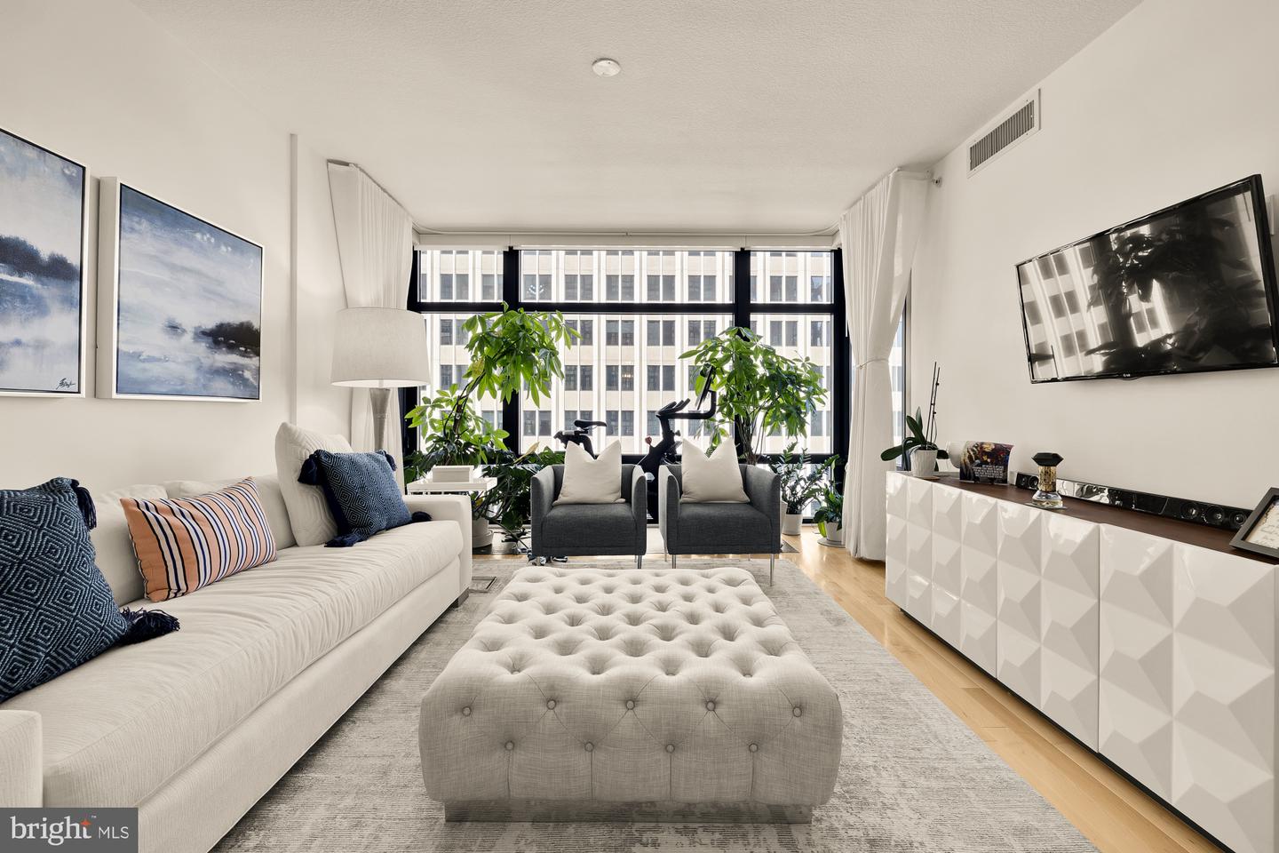1010 MASSACHUSETTS AVE NW #706, WASHINGTON, District Of Columbia 20001, 2 Bedrooms Bedrooms, ,2 BathroomsBathrooms,Residential,For sale,1010 MASSACHUSETTS AVE NW #706,DCDC2208376 MLS # DCDC2208376