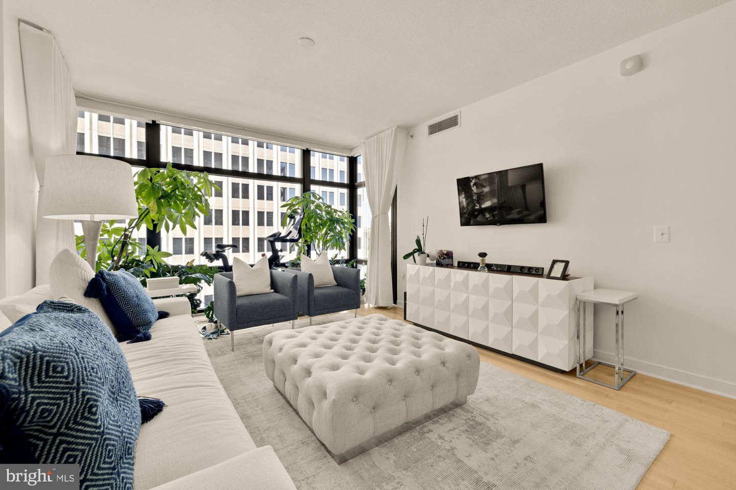 1010 MASSACHUSETTS AVE NW #706, WASHINGTON, District Of Columbia 20001, 2 Bedrooms Bedrooms, ,2 BathroomsBathrooms,Residential,For sale,1010 MASSACHUSETTS AVE NW #706,DCDC2208376 MLS # DCDC2208376