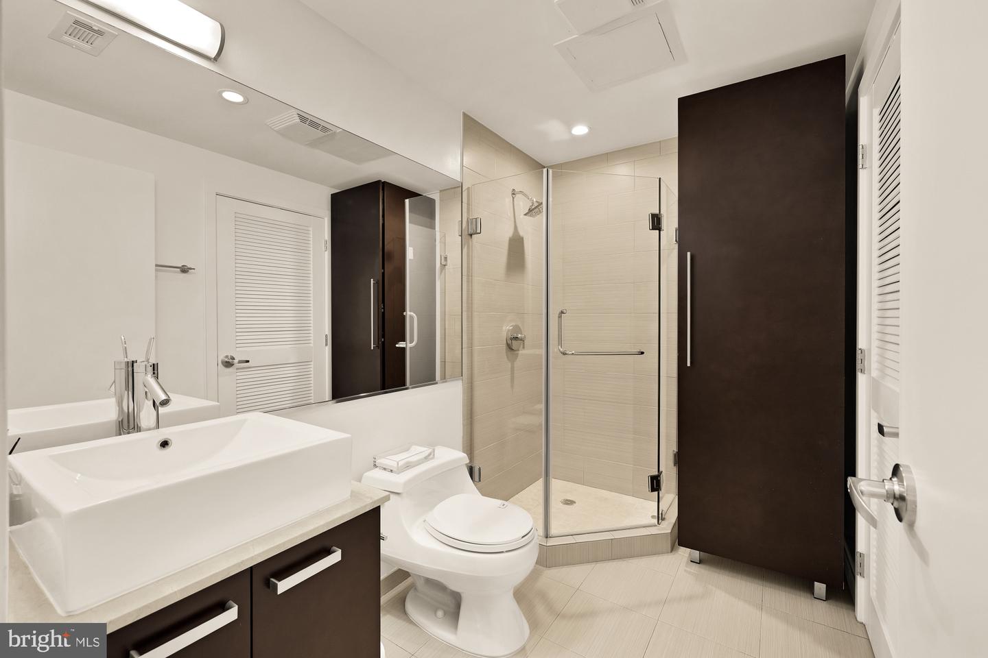 1010 MASSACHUSETTS AVE NW #706, WASHINGTON, District Of Columbia 20001, 2 Bedrooms Bedrooms, ,2 BathroomsBathrooms,Residential,For sale,1010 MASSACHUSETTS AVE NW #706,DCDC2208376 MLS # DCDC2208376