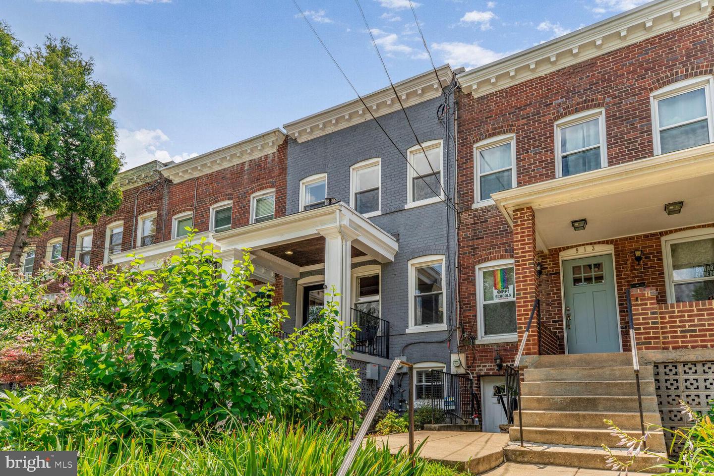 915 HAMLIN ST NE, WASHINGTON, District Of Columbia 20017, 4 Bedrooms Bedrooms, ,3 BathroomsBathrooms,Residential,For sale,915 HAMLIN ST NE,DCDC2208384 MLS # DCDC2208384