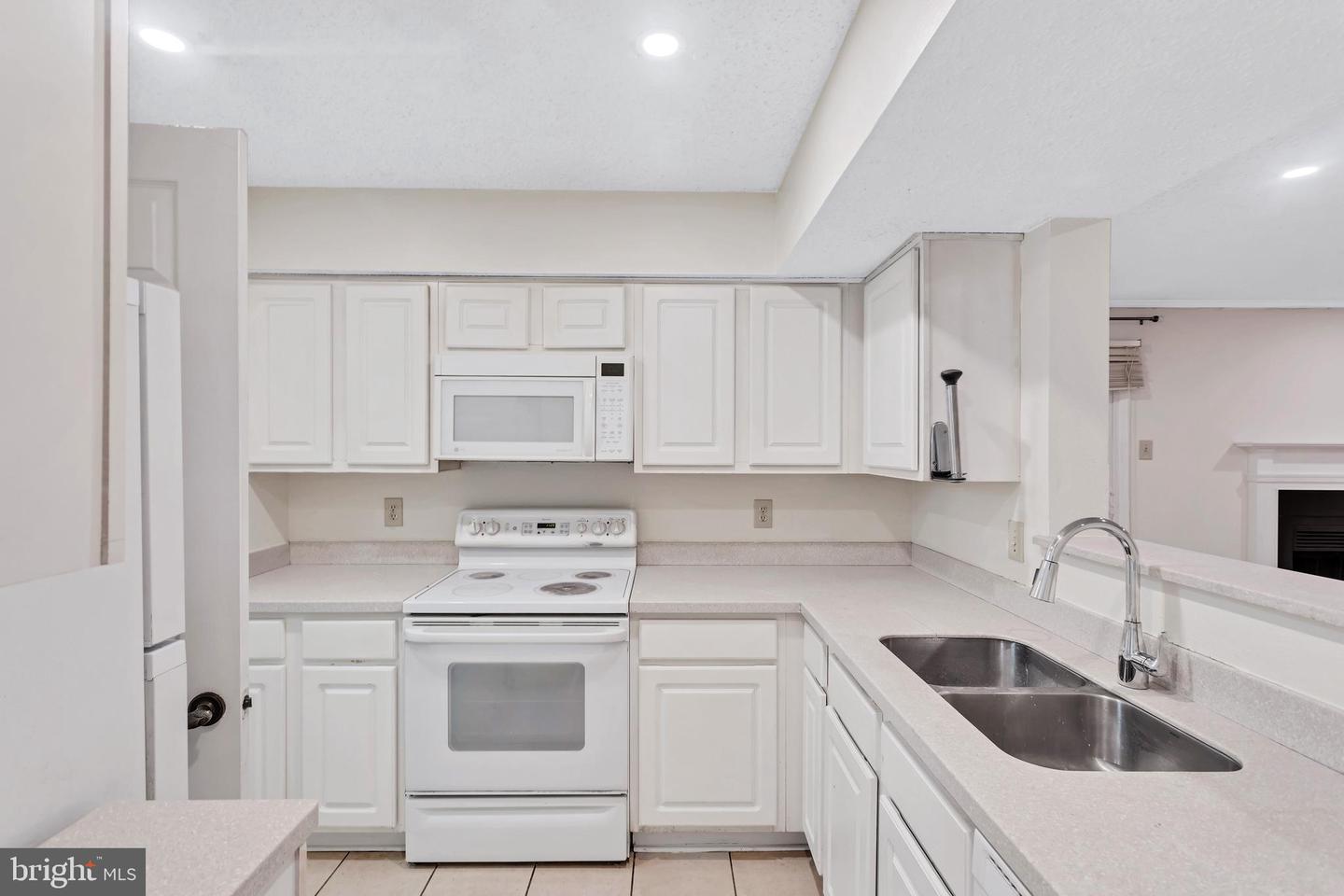 1541 LINCOLN WAY #201A, MCLEAN, Virginia 22102, 2 Bedrooms Bedrooms, ,2 BathroomsBathrooms,Residential,For sale,1541 LINCOLN WAY #201A,VAFX2252538 MLS # VAFX2252538