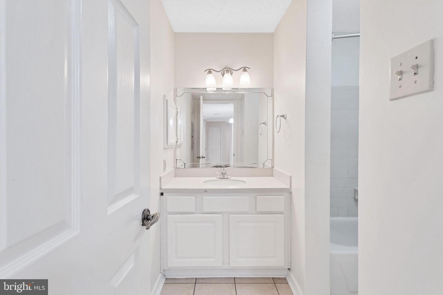 1541 LINCOLN WAY #201A, MCLEAN, Virginia 22102, 2 Bedrooms Bedrooms, ,2 BathroomsBathrooms,Residential,For sale,1541 LINCOLN WAY #201A,VAFX2252538 MLS # VAFX2252538