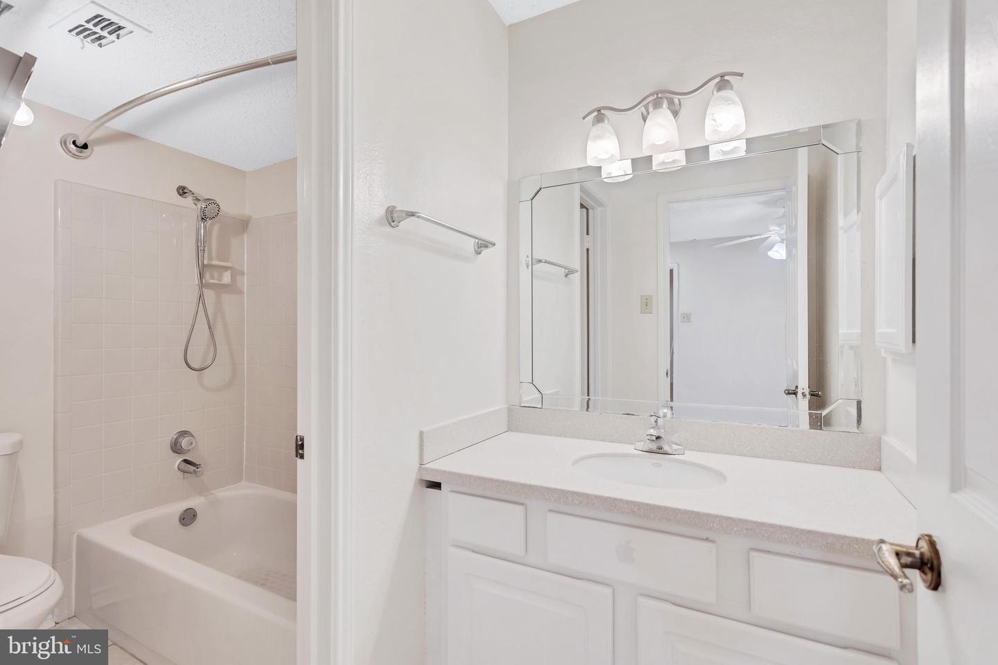 1541 LINCOLN WAY #201A, MCLEAN, Virginia 22102, 2 Bedrooms Bedrooms, ,2 BathroomsBathrooms,Residential,For sale,1541 LINCOLN WAY #201A,VAFX2252538 MLS # VAFX2252538