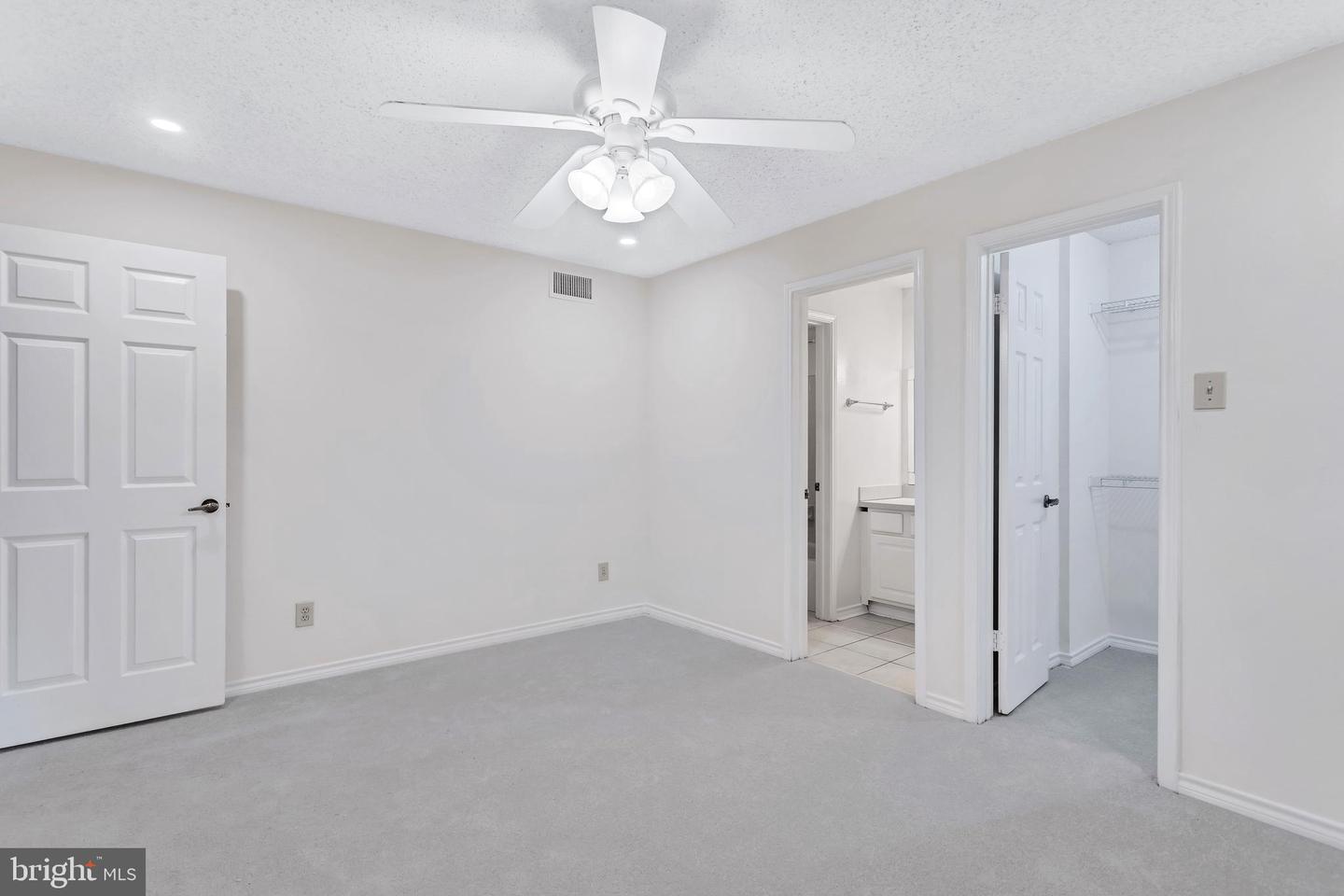 1541 LINCOLN WAY #201A, MCLEAN, Virginia 22102, 2 Bedrooms Bedrooms, ,2 BathroomsBathrooms,Residential,For sale,1541 LINCOLN WAY #201A,VAFX2252538 MLS # VAFX2252538