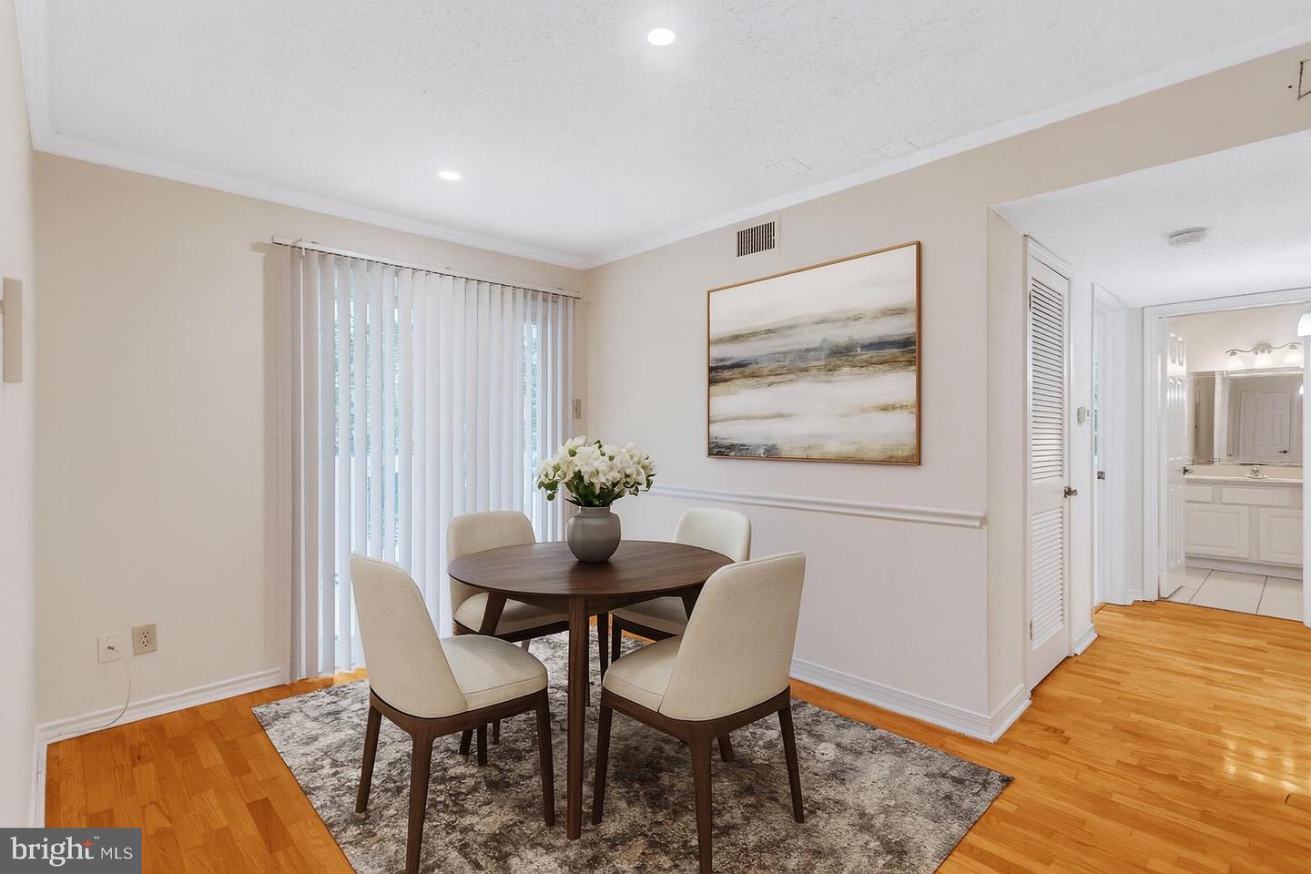 1541 LINCOLN WAY #201A, MCLEAN, Virginia 22102, 2 Bedrooms Bedrooms, ,2 BathroomsBathrooms,Residential,For sale,1541 LINCOLN WAY #201A,VAFX2252538 MLS # VAFX2252538