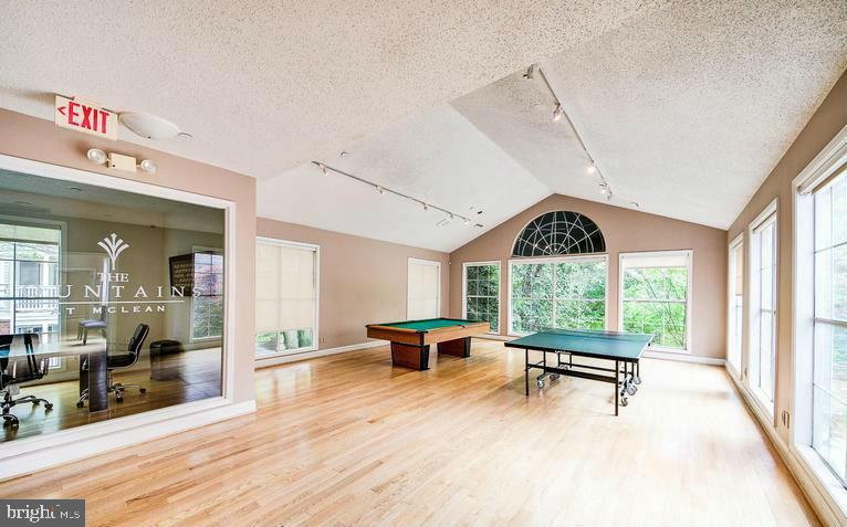 1541 LINCOLN WAY #201A, MCLEAN, Virginia 22102, 2 Bedrooms Bedrooms, ,2 BathroomsBathrooms,Residential,For sale,1541 LINCOLN WAY #201A,VAFX2252538 MLS # VAFX2252538
