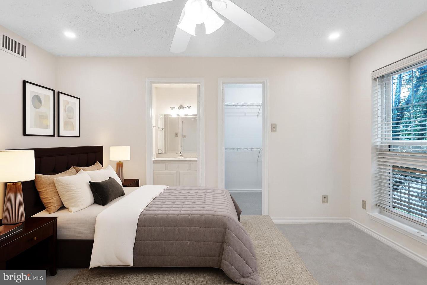 1541 LINCOLN WAY #201A, MCLEAN, Virginia 22102, 2 Bedrooms Bedrooms, ,2 BathroomsBathrooms,Residential,For sale,1541 LINCOLN WAY #201A,VAFX2252538 MLS # VAFX2252538
