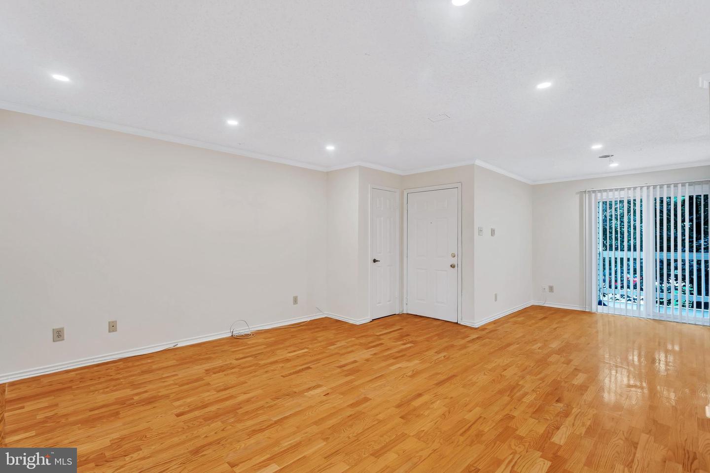 1541 LINCOLN WAY #201A, MCLEAN, Virginia 22102, 2 Bedrooms Bedrooms, ,2 BathroomsBathrooms,Residential,For sale,1541 LINCOLN WAY #201A,VAFX2252538 MLS # VAFX2252538