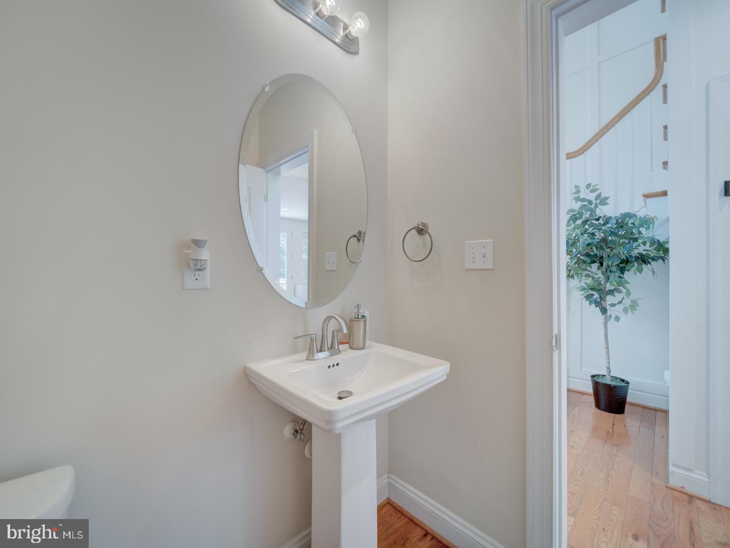 18413 CEDAR DR, TRIANGLE, Virginia 22172, 5 Bedrooms Bedrooms, ,3 BathroomsBathrooms,Residential,For sale,18413 CEDAR DR,VAPW2098238 MLS # VAPW2098238