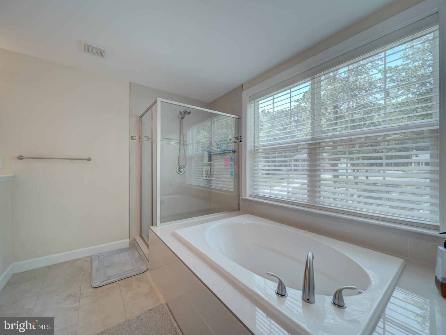 18413 CEDAR DR, TRIANGLE, Virginia 22172, 5 Bedrooms Bedrooms, ,3 BathroomsBathrooms,Residential,For sale,18413 CEDAR DR,VAPW2098238 MLS # VAPW2098238