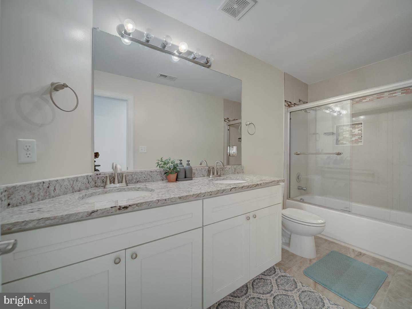 18413 CEDAR DR, TRIANGLE, Virginia 22172, 5 Bedrooms Bedrooms, ,3 BathroomsBathrooms,Residential,For sale,18413 CEDAR DR,VAPW2098238 MLS # VAPW2098238