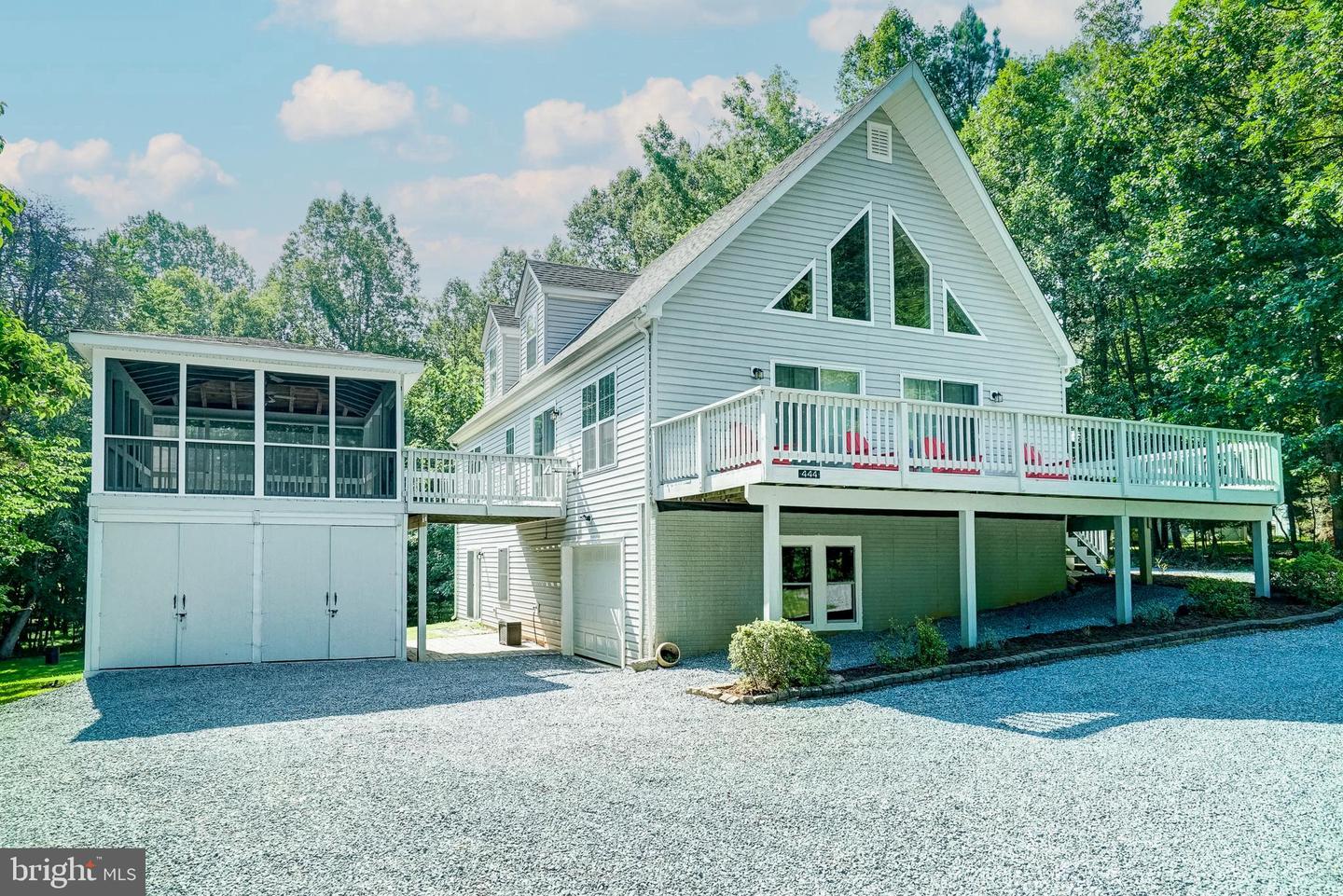 444 POINT DR, BUMPASS, Virginia 23024, 3 Bedrooms Bedrooms, 11 Rooms Rooms,4 BathroomsBathrooms,Residential,For sale,444 POINT DR,VALA2008132 MLS # VALA2008132