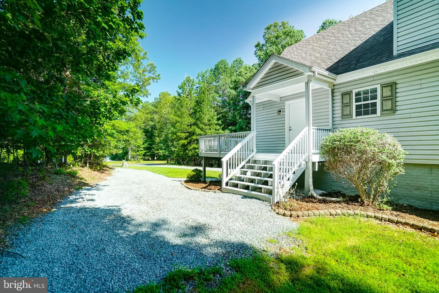 444 POINT DR, BUMPASS, Virginia 23024, 3 Bedrooms Bedrooms, 11 Rooms Rooms,4 BathroomsBathrooms,Residential,For sale,444 POINT DR,VALA2008132 MLS # VALA2008132