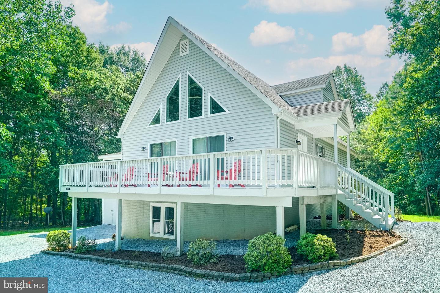 444 POINT DR, BUMPASS, Virginia 23024, 3 Bedrooms Bedrooms, 11 Rooms Rooms,4 BathroomsBathrooms,Residential,For sale,444 POINT DR,VALA2008132 MLS # VALA2008132
