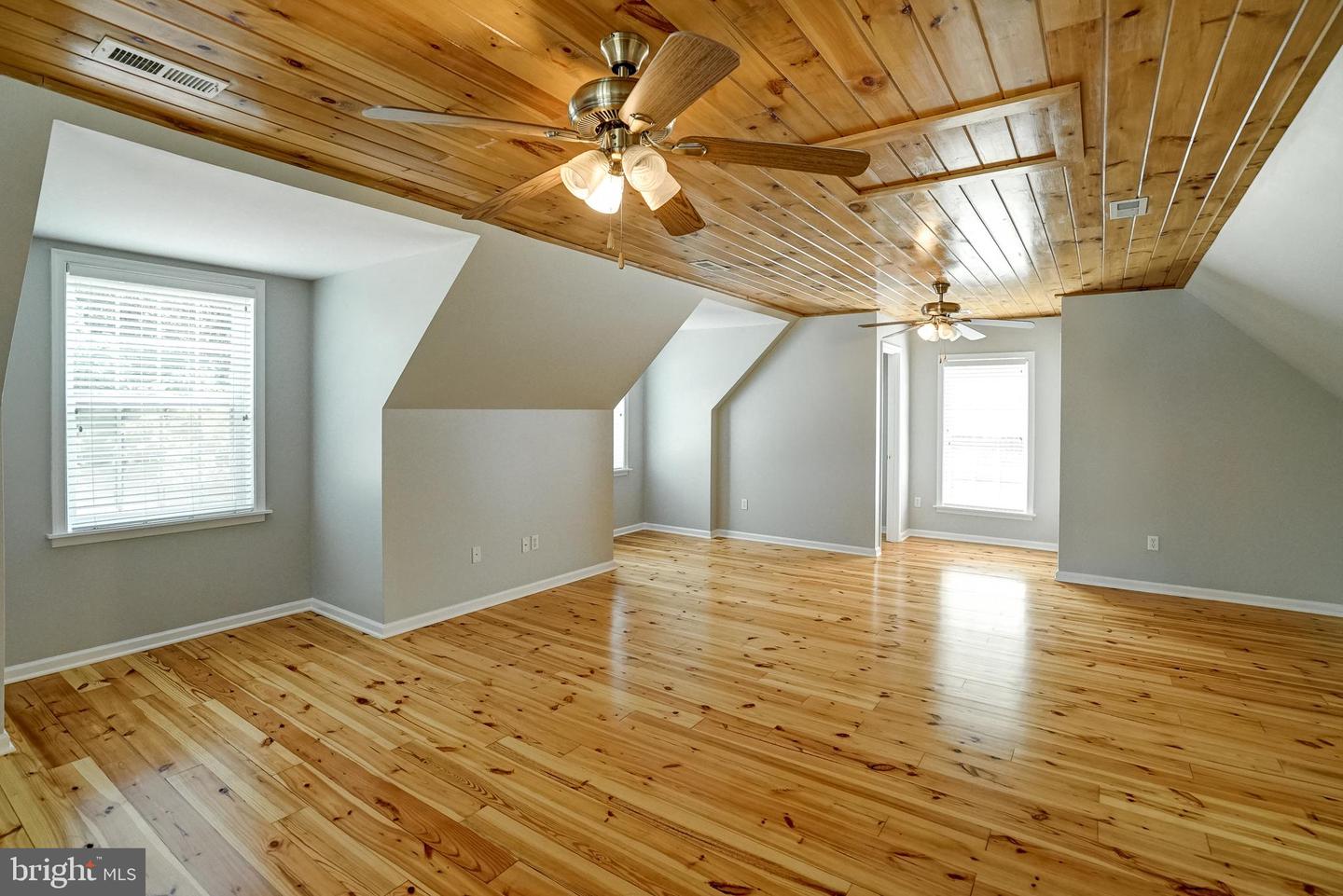 444 POINT DR, BUMPASS, Virginia 23024, 3 Bedrooms Bedrooms, 11 Rooms Rooms,4 BathroomsBathrooms,Residential,For sale,444 POINT DR,VALA2008132 MLS # VALA2008132