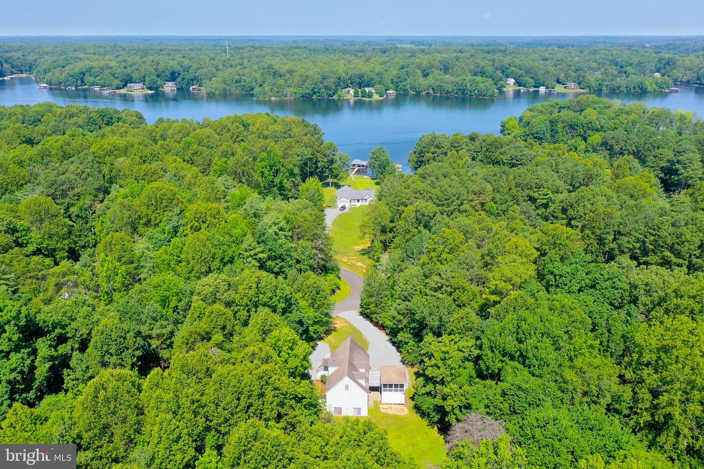 444 POINT DR, BUMPASS, Virginia 23024, 3 Bedrooms Bedrooms, 11 Rooms Rooms,4 BathroomsBathrooms,Residential,For sale,444 POINT DR,VALA2008132 MLS # VALA2008132