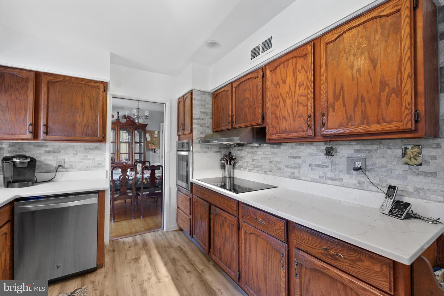 5915 5TH RD N, ARLINGTON, Virginia 22203, 4 Bedrooms Bedrooms, 7 Rooms Rooms,3 BathroomsBathrooms,Residential,For sale,5915 5TH RD N,VAAR2059984 MLS # VAAR2059984