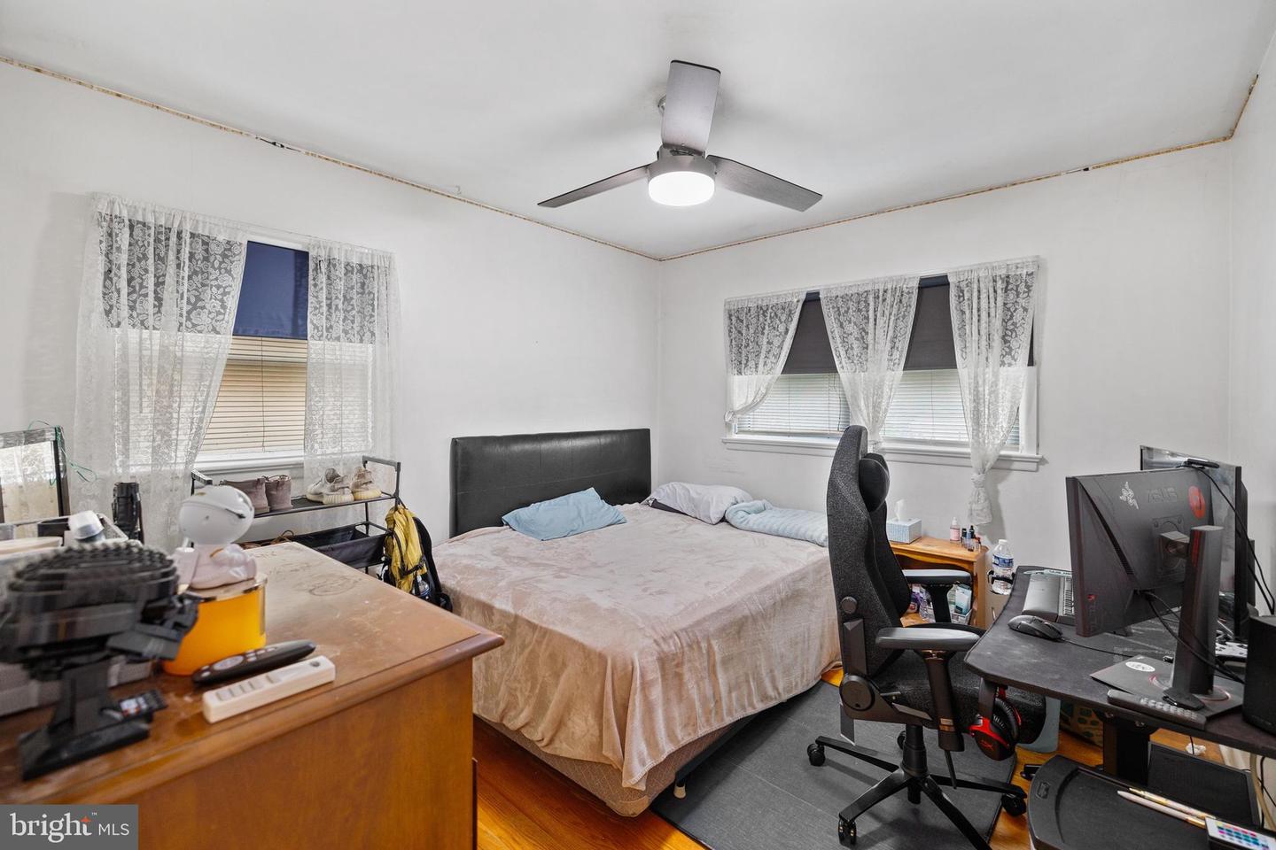 5915 5TH RD N, ARLINGTON, Virginia 22203, 4 Bedrooms Bedrooms, 7 Rooms Rooms,3 BathroomsBathrooms,Residential,For sale,5915 5TH RD N,VAAR2059984 MLS # VAAR2059984
