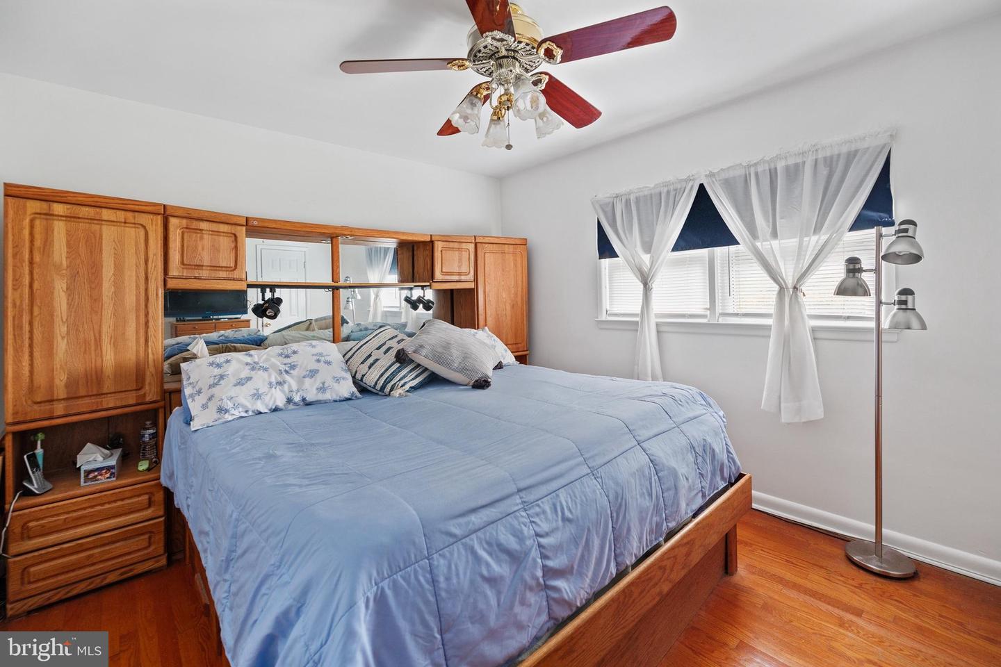 5915 5TH RD N, ARLINGTON, Virginia 22203, 4 Bedrooms Bedrooms, 7 Rooms Rooms,3 BathroomsBathrooms,Residential,For sale,5915 5TH RD N,VAAR2059984 MLS # VAAR2059984