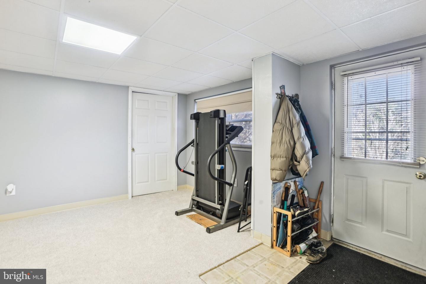 5915 5TH RD N, ARLINGTON, Virginia 22203, 4 Bedrooms Bedrooms, 7 Rooms Rooms,3 BathroomsBathrooms,Residential,For sale,5915 5TH RD N,VAAR2059984 MLS # VAAR2059984