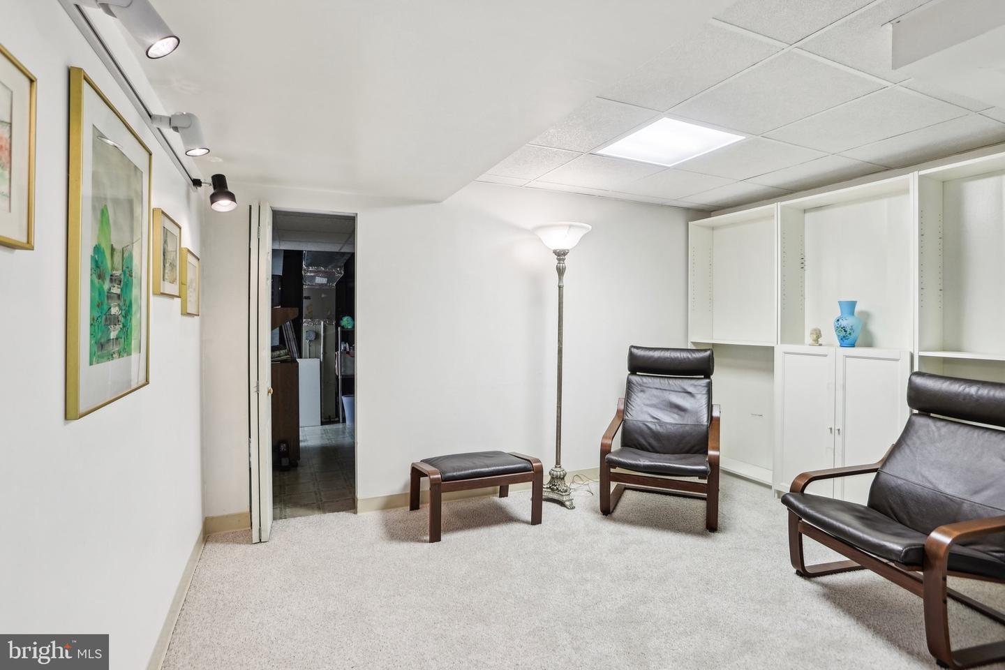 5915 5TH RD N, ARLINGTON, Virginia 22203, 4 Bedrooms Bedrooms, 7 Rooms Rooms,3 BathroomsBathrooms,Residential,For sale,5915 5TH RD N,VAAR2059984 MLS # VAAR2059984