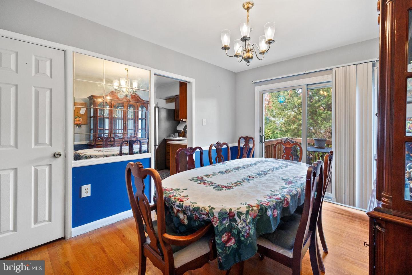 5915 5TH RD N, ARLINGTON, Virginia 22203, 4 Bedrooms Bedrooms, 7 Rooms Rooms,3 BathroomsBathrooms,Residential,For sale,5915 5TH RD N,VAAR2059984 MLS # VAAR2059984