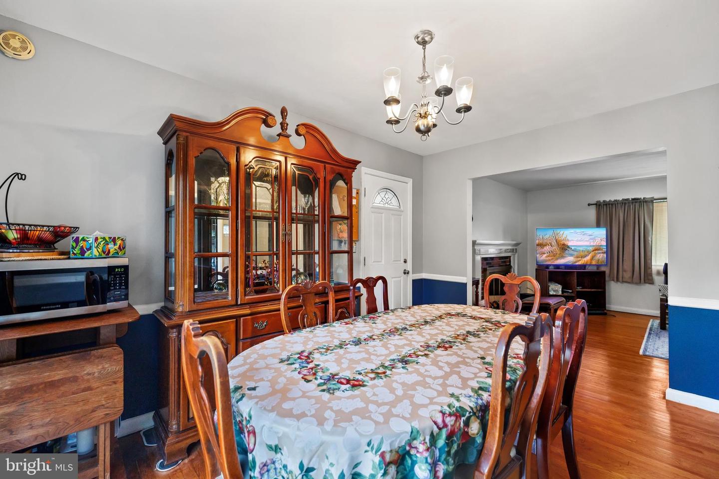 5915 5TH RD N, ARLINGTON, Virginia 22203, 4 Bedrooms Bedrooms, 7 Rooms Rooms,3 BathroomsBathrooms,Residential,For sale,5915 5TH RD N,VAAR2059984 MLS # VAAR2059984