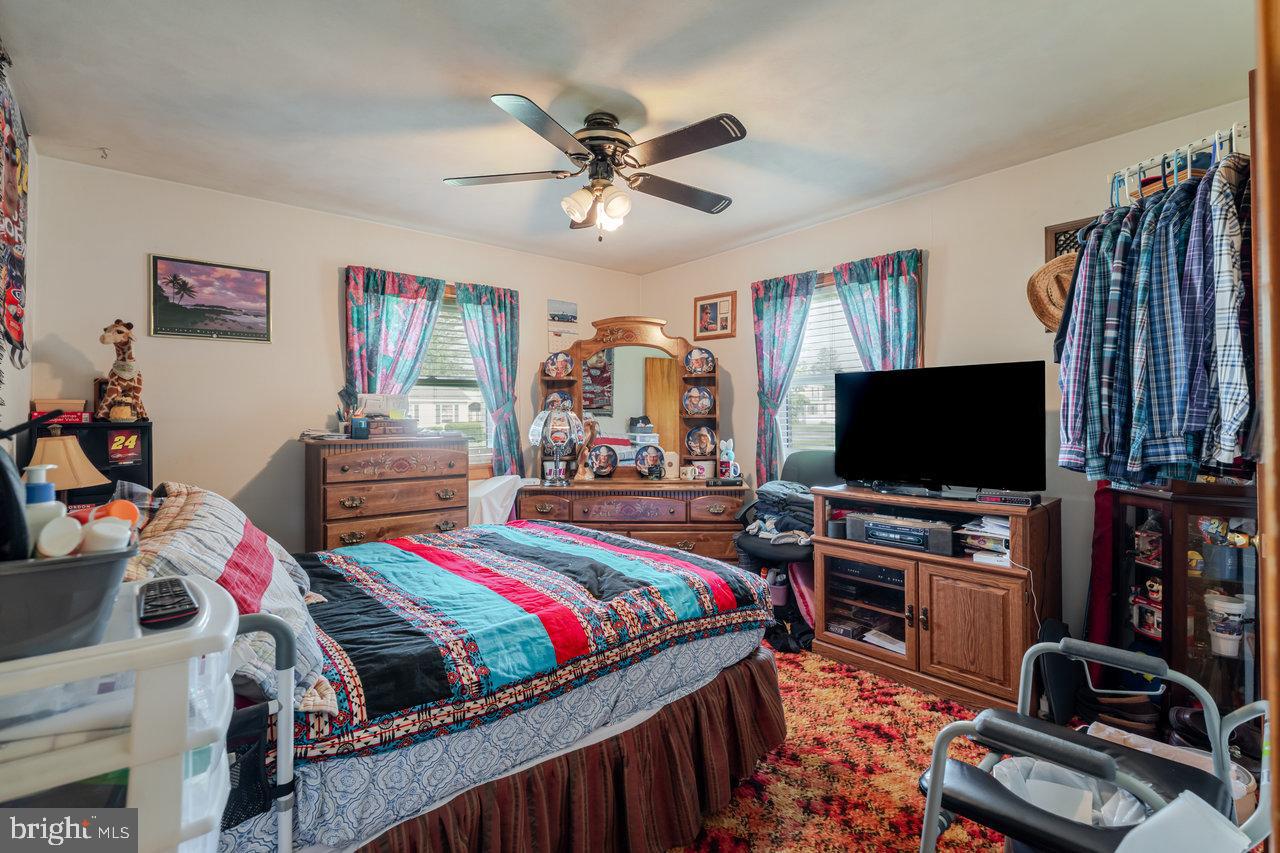 205 LEWIS AVE, ELKTON, Virginia 22827, 3 Bedrooms Bedrooms, ,1 BathroomBathrooms,Residential,For sale,205 LEWIS AVE,VARO2002414 MLS # VARO2002414