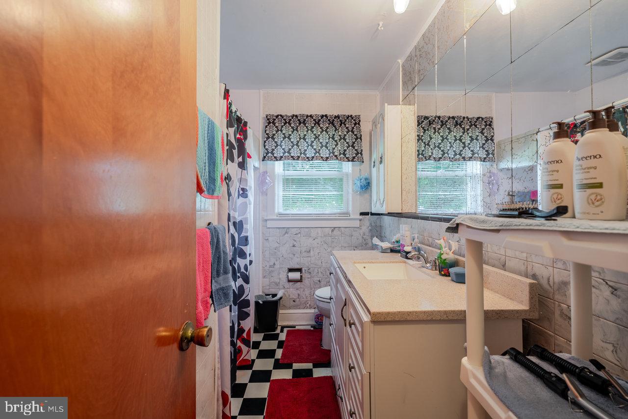 205 LEWIS AVE, ELKTON, Virginia 22827, 3 Bedrooms Bedrooms, ,1 BathroomBathrooms,Residential,For sale,205 LEWIS AVE,VARO2002414 MLS # VARO2002414