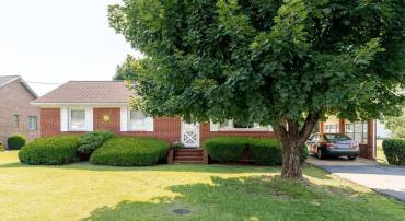 205 LEWIS AVE, ELKTON, Virginia 22827, 3 Bedrooms Bedrooms, ,1 BathroomBathrooms,Residential,For sale,205 LEWIS AVE,VARO2002414 MLS # VARO2002414