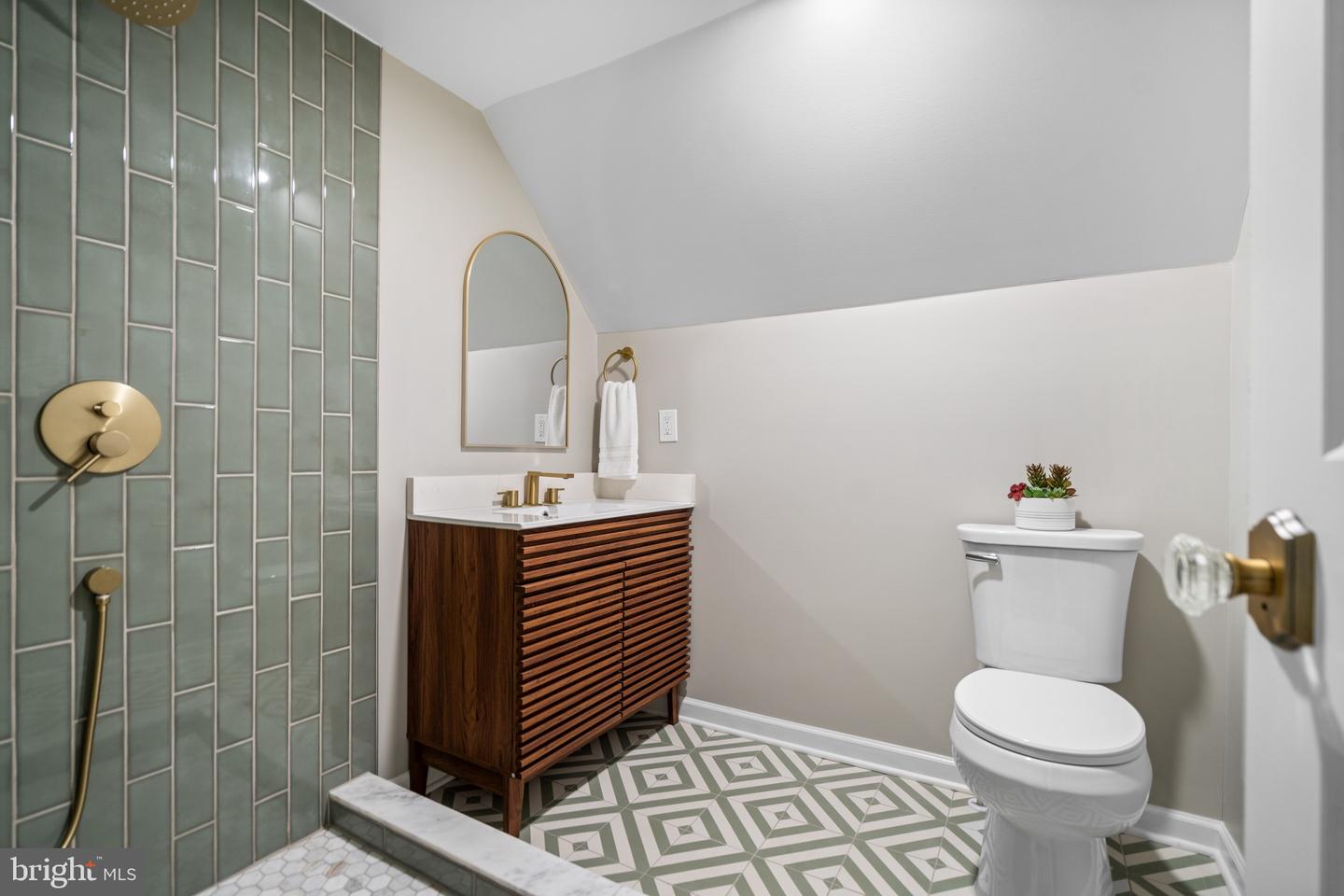 2108 S DINWIDDIE ST, ARLINGTON, Virginia 22206, 4 Bedrooms Bedrooms, ,3 BathroomsBathrooms,Residential,For sale,2108 S DINWIDDIE ST,VAAR2060000 MLS # VAAR2060000