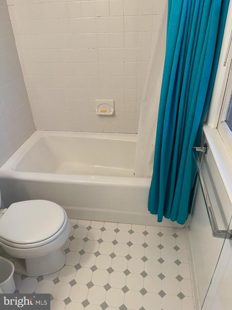 100 YEONAS CIR SE, VIENNA, Virginia 22180, 4 Bedrooms Bedrooms, ,3 BathroomsBathrooms,Residential,For sale,100 YEONAS CIR SE,VAFX2252608 MLS # VAFX2252608
