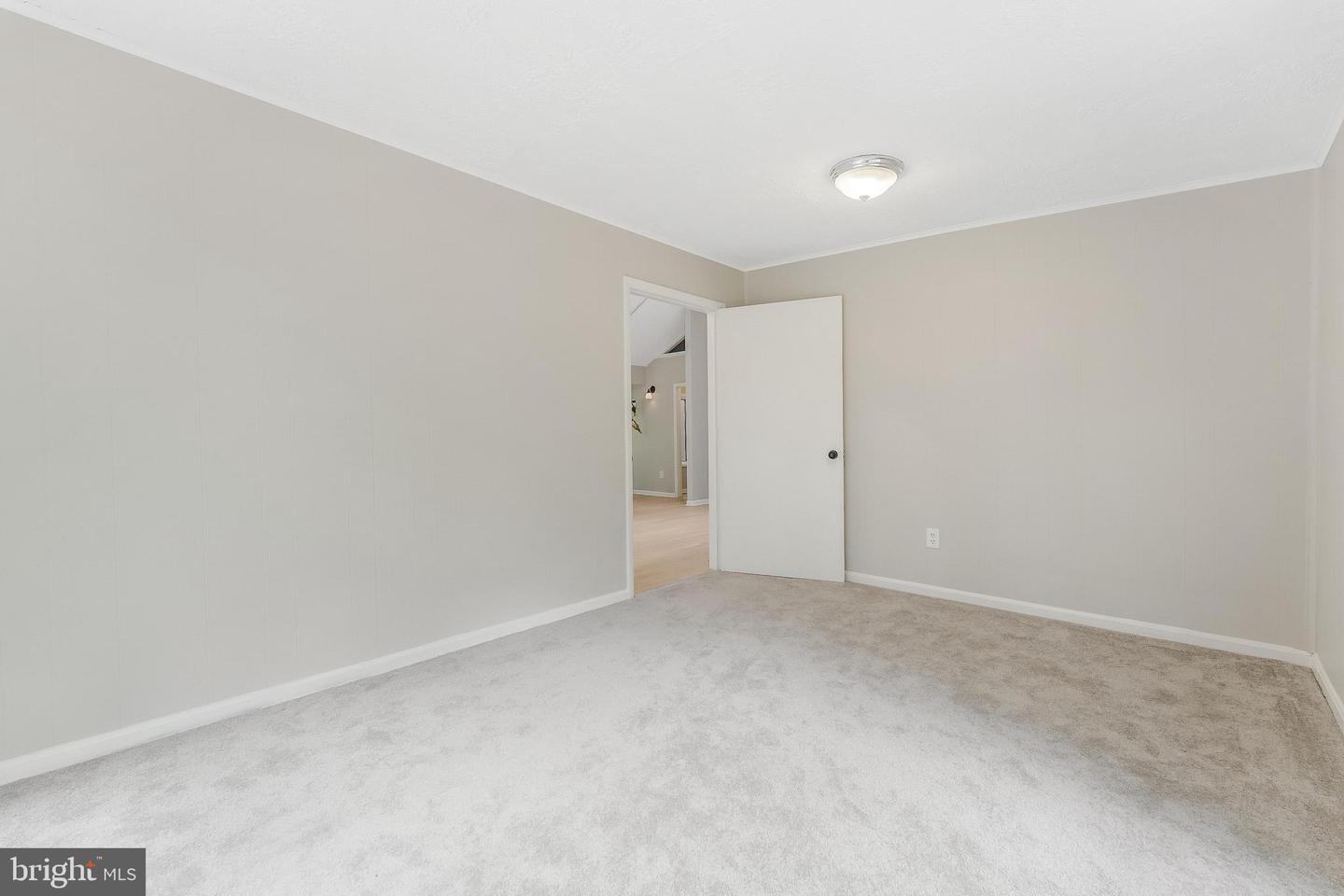 7920 OLD FALLS RD, MCLEAN, Virginia 22102, 3 Bedrooms Bedrooms, ,2 BathroomsBathrooms,Residential,For sale,7920 OLD FALLS RD,VAFX2252624 MLS # VAFX2252624