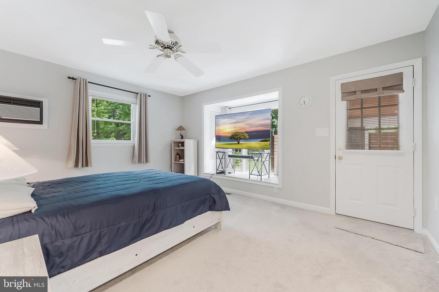7920 OLD FALLS RD, MCLEAN, Virginia 22102, 3 Bedrooms Bedrooms, ,2 BathroomsBathrooms,Residential,For sale,7920 OLD FALLS RD,VAFX2252624 MLS # VAFX2252624
