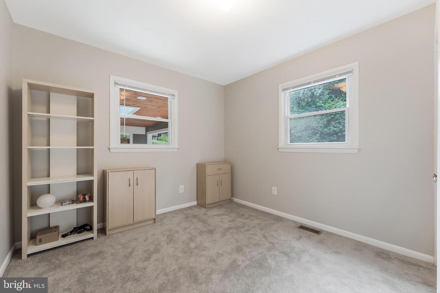 7920 OLD FALLS RD, MCLEAN, Virginia 22102, 3 Bedrooms Bedrooms, ,2 BathroomsBathrooms,Residential,For sale,7920 OLD FALLS RD,VAFX2252624 MLS # VAFX2252624