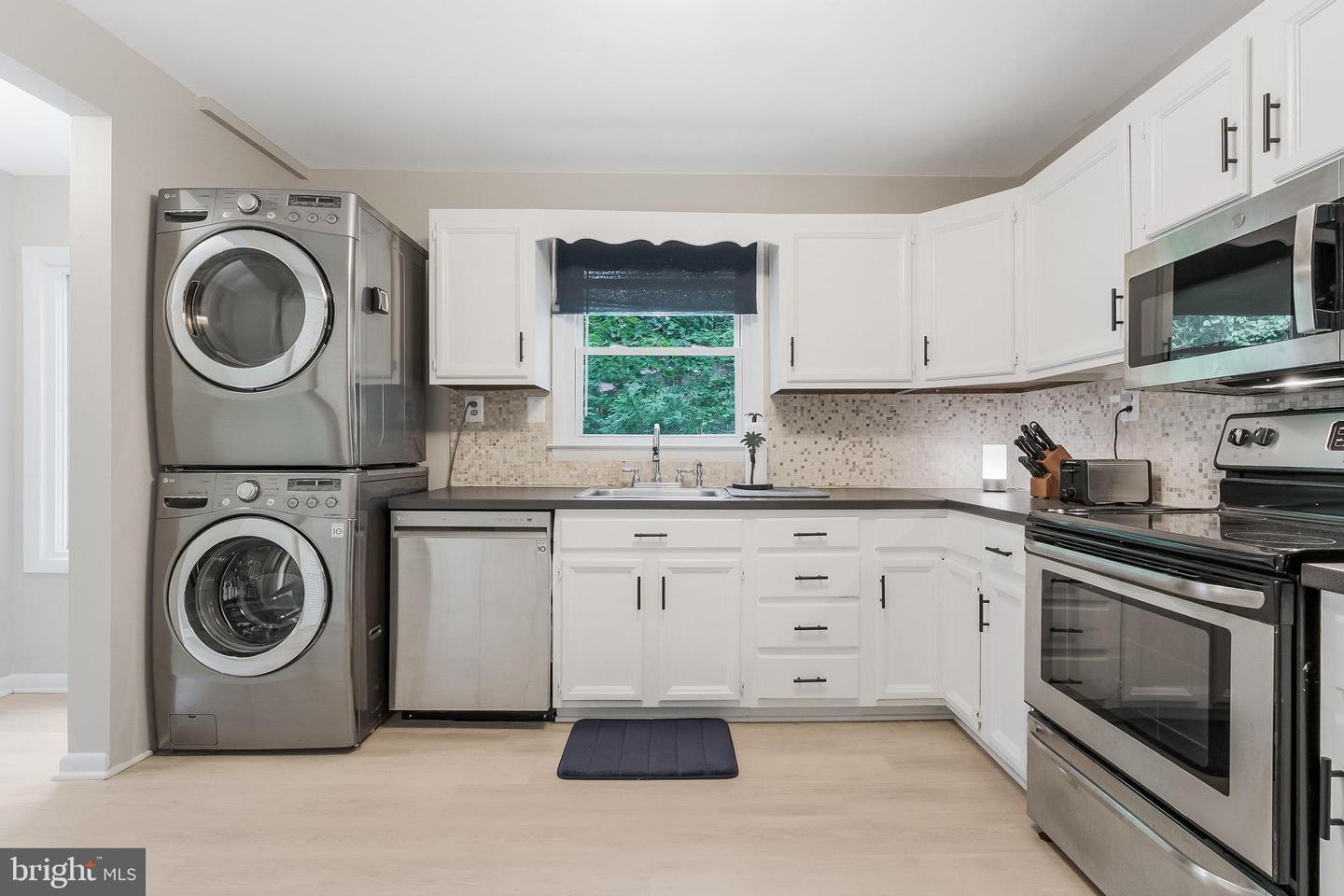 7920 OLD FALLS RD, MCLEAN, Virginia 22102, 3 Bedrooms Bedrooms, ,2 BathroomsBathrooms,Residential,For sale,7920 OLD FALLS RD,VAFX2252624 MLS # VAFX2252624