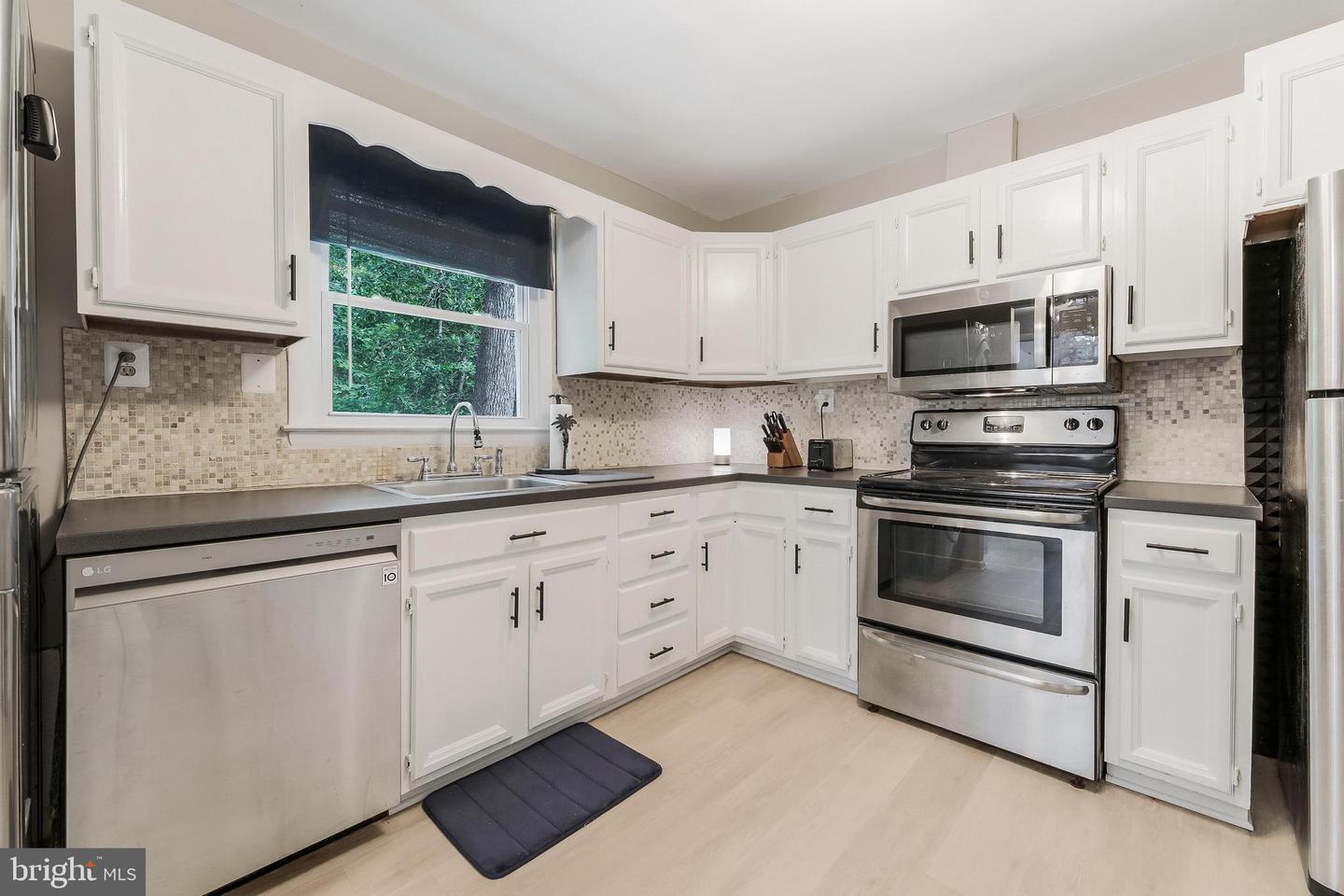 7920 OLD FALLS RD, MCLEAN, Virginia 22102, 3 Bedrooms Bedrooms, ,2 BathroomsBathrooms,Residential,For sale,7920 OLD FALLS RD,VAFX2252624 MLS # VAFX2252624