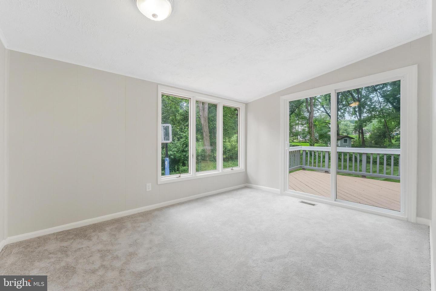 7920 OLD FALLS RD, MCLEAN, Virginia 22102, 3 Bedrooms Bedrooms, ,2 BathroomsBathrooms,Residential,For sale,7920 OLD FALLS RD,VAFX2252624 MLS # VAFX2252624