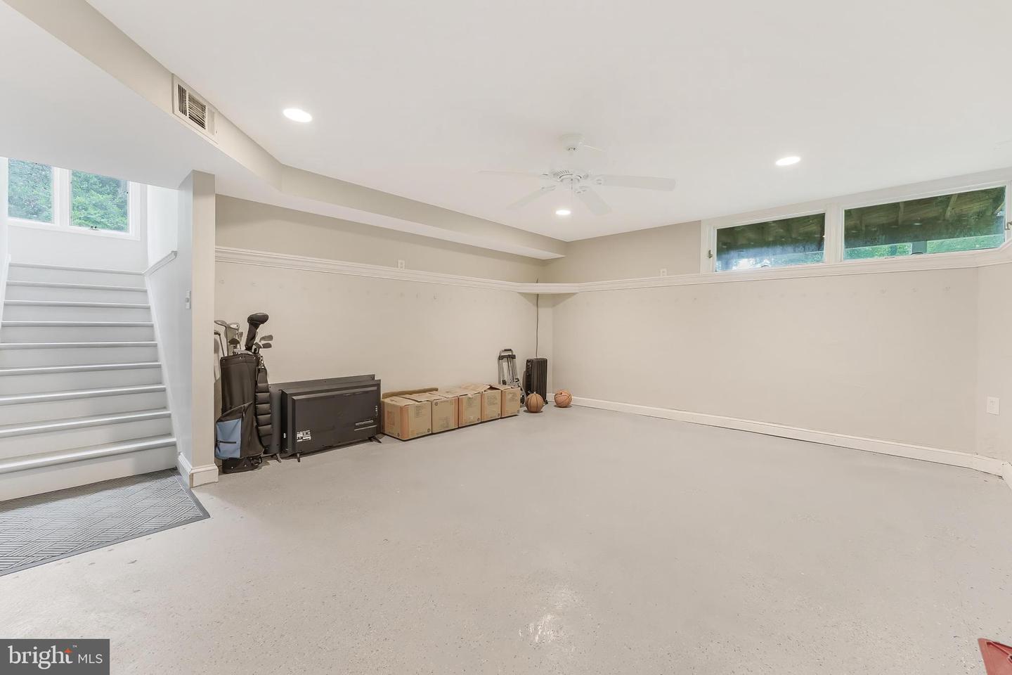 7920 OLD FALLS RD, MCLEAN, Virginia 22102, 3 Bedrooms Bedrooms, ,2 BathroomsBathrooms,Residential,For sale,7920 OLD FALLS RD,VAFX2252624 MLS # VAFX2252624