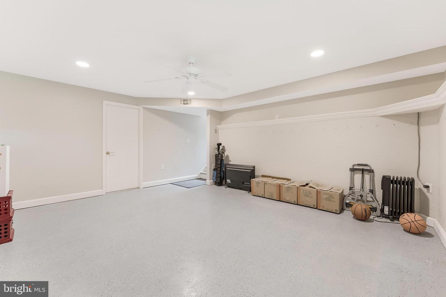 7920 OLD FALLS RD, MCLEAN, Virginia 22102, 3 Bedrooms Bedrooms, ,2 BathroomsBathrooms,Residential,For sale,7920 OLD FALLS RD,VAFX2252624 MLS # VAFX2252624