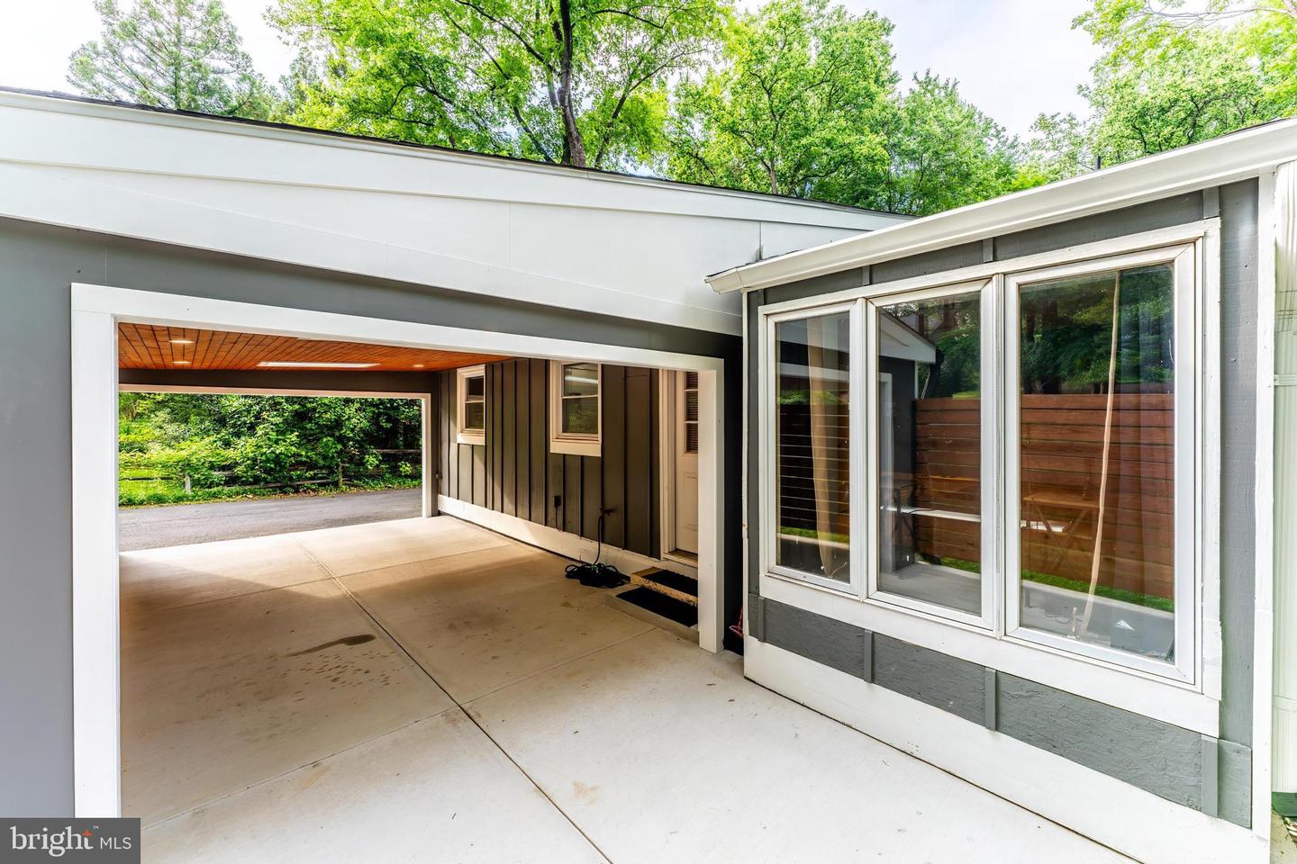 7920 OLD FALLS RD, MCLEAN, Virginia 22102, 3 Bedrooms Bedrooms, ,2 BathroomsBathrooms,Residential,For sale,7920 OLD FALLS RD,VAFX2252624 MLS # VAFX2252624