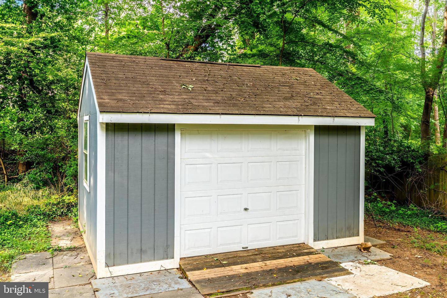 7920 OLD FALLS RD, MCLEAN, Virginia 22102, 3 Bedrooms Bedrooms, ,2 BathroomsBathrooms,Residential,For sale,7920 OLD FALLS RD,VAFX2252624 MLS # VAFX2252624