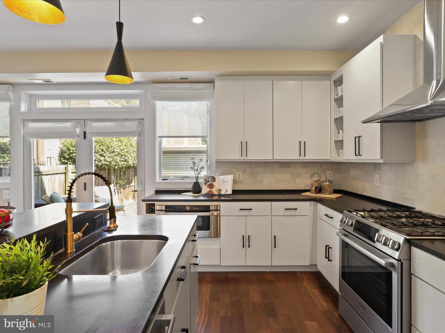 1524 GALES ST NE, WASHINGTON, District Of Columbia 20002, 3 Bedrooms Bedrooms, ,3 BathroomsBathrooms,Residential,For sale,1524 GALES ST NE,DCDC2208454 MLS # DCDC2208454
