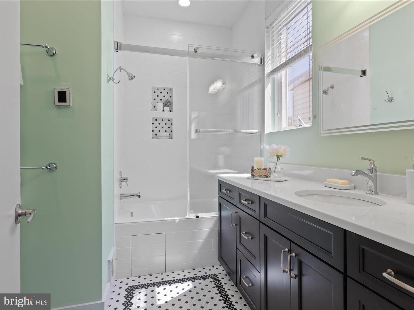 1524 GALES ST NE, WASHINGTON, District Of Columbia 20002, 3 Bedrooms Bedrooms, ,3 BathroomsBathrooms,Residential,For sale,1524 GALES ST NE,DCDC2208454 MLS # DCDC2208454