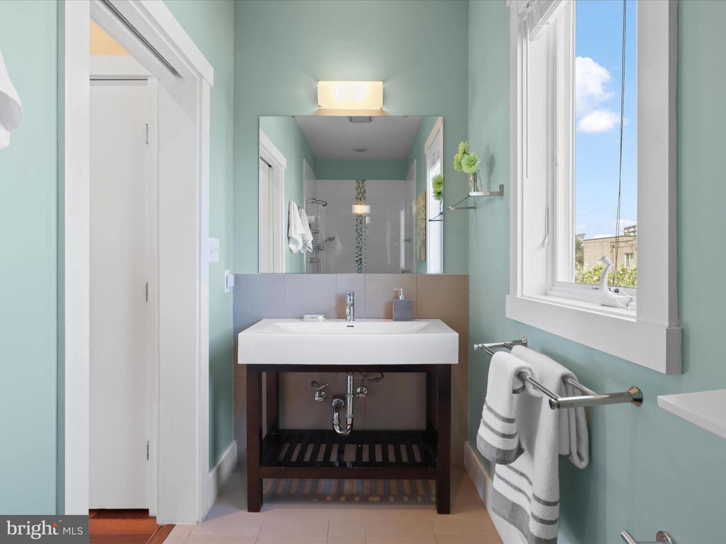1524 GALES ST NE, WASHINGTON, District Of Columbia 20002, 3 Bedrooms Bedrooms, ,3 BathroomsBathrooms,Residential,For sale,1524 GALES ST NE,DCDC2208454 MLS # DCDC2208454