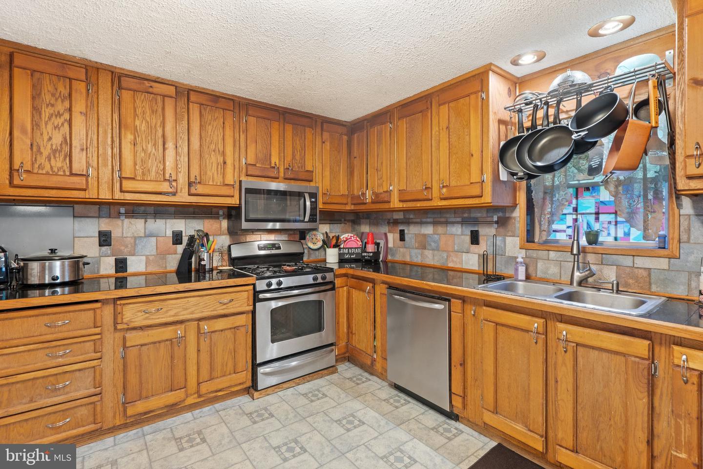 590 VAUGHT DR, FRONT ROYAL, Virginia 22630, 5 Bedrooms Bedrooms, ,3 BathroomsBathrooms,Residential,For sale,590 VAUGHT DR,VAWR2011600 MLS # VAWR2011600