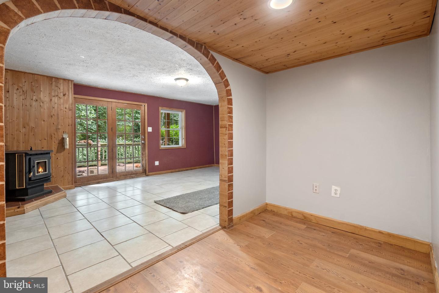 590 VAUGHT DR, FRONT ROYAL, Virginia 22630, 5 Bedrooms Bedrooms, ,3 BathroomsBathrooms,Residential,For sale,590 VAUGHT DR,VAWR2011600 MLS # VAWR2011600