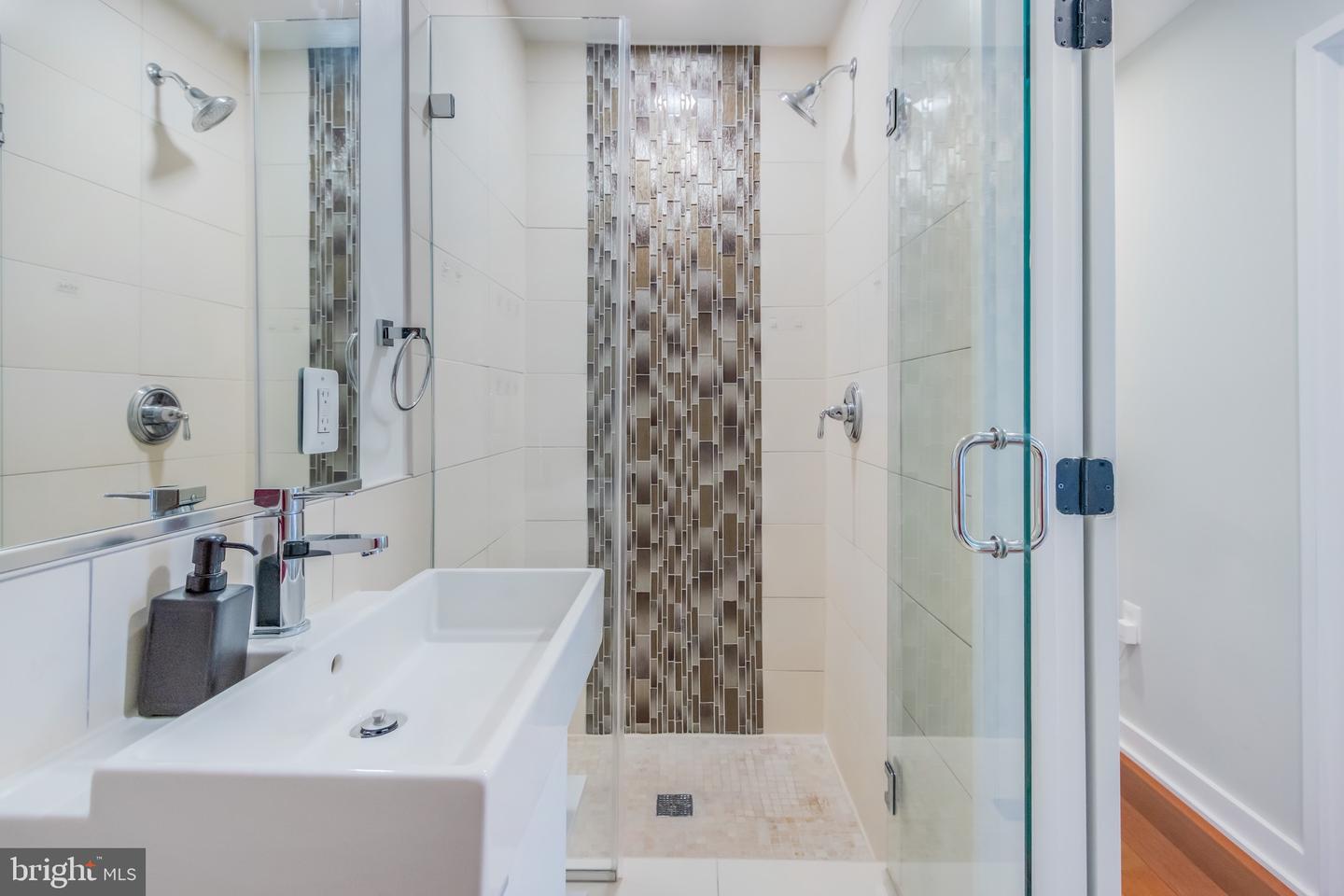4106 GAULT PL NE #3, WASHINGTON, District Of Columbia 20019, 2 Bedrooms Bedrooms, ,2 BathroomsBathrooms,Residential,For sale,4106 GAULT PL NE #3,DCDC2208458 MLS # DCDC2208458